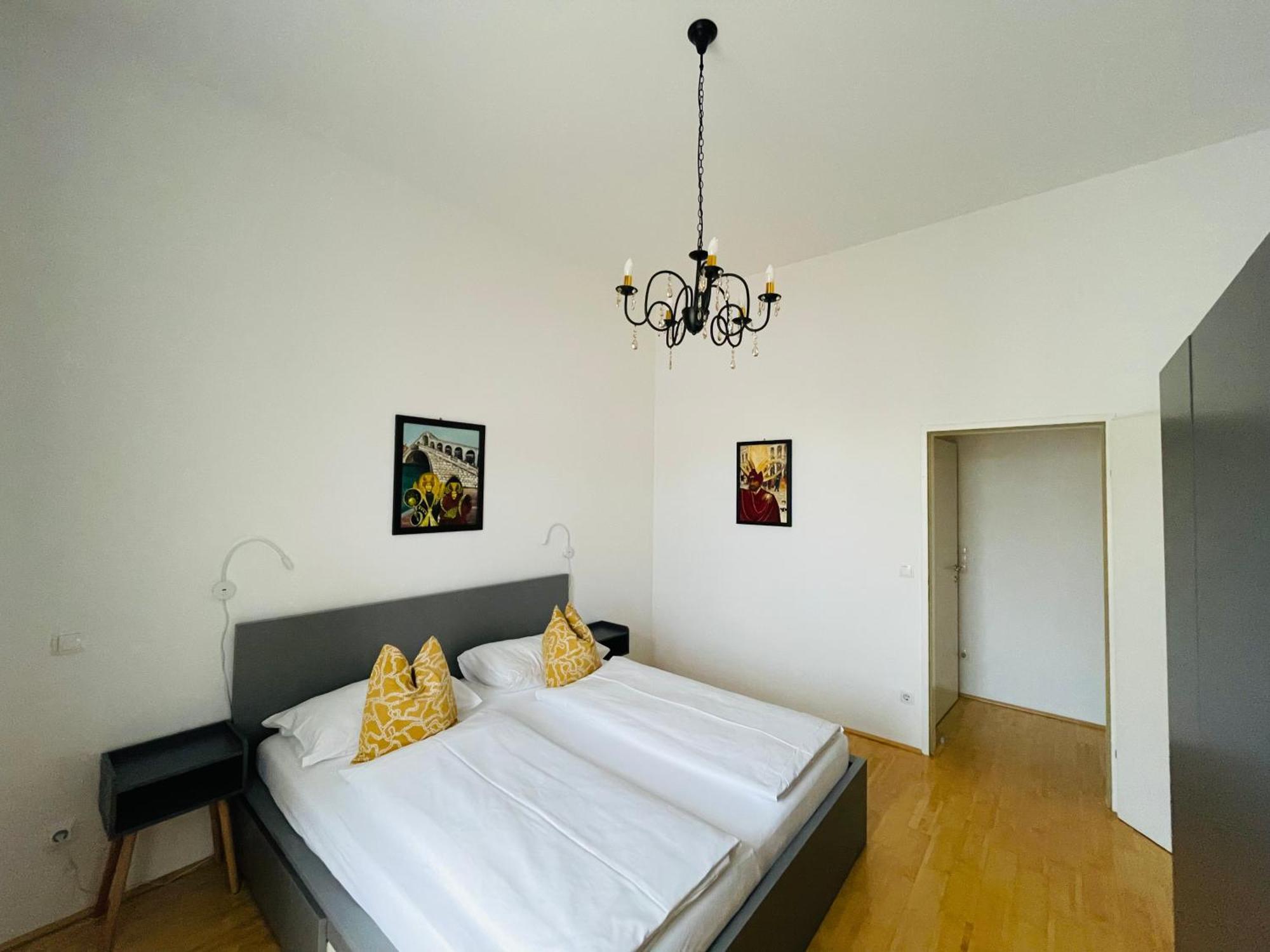 Apstay City Center I Free Parking I Self Check-In Graz Luaran gambar